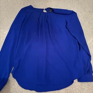 Windsor Blue Blouse with Long Sleeves and Elegant Silhouette